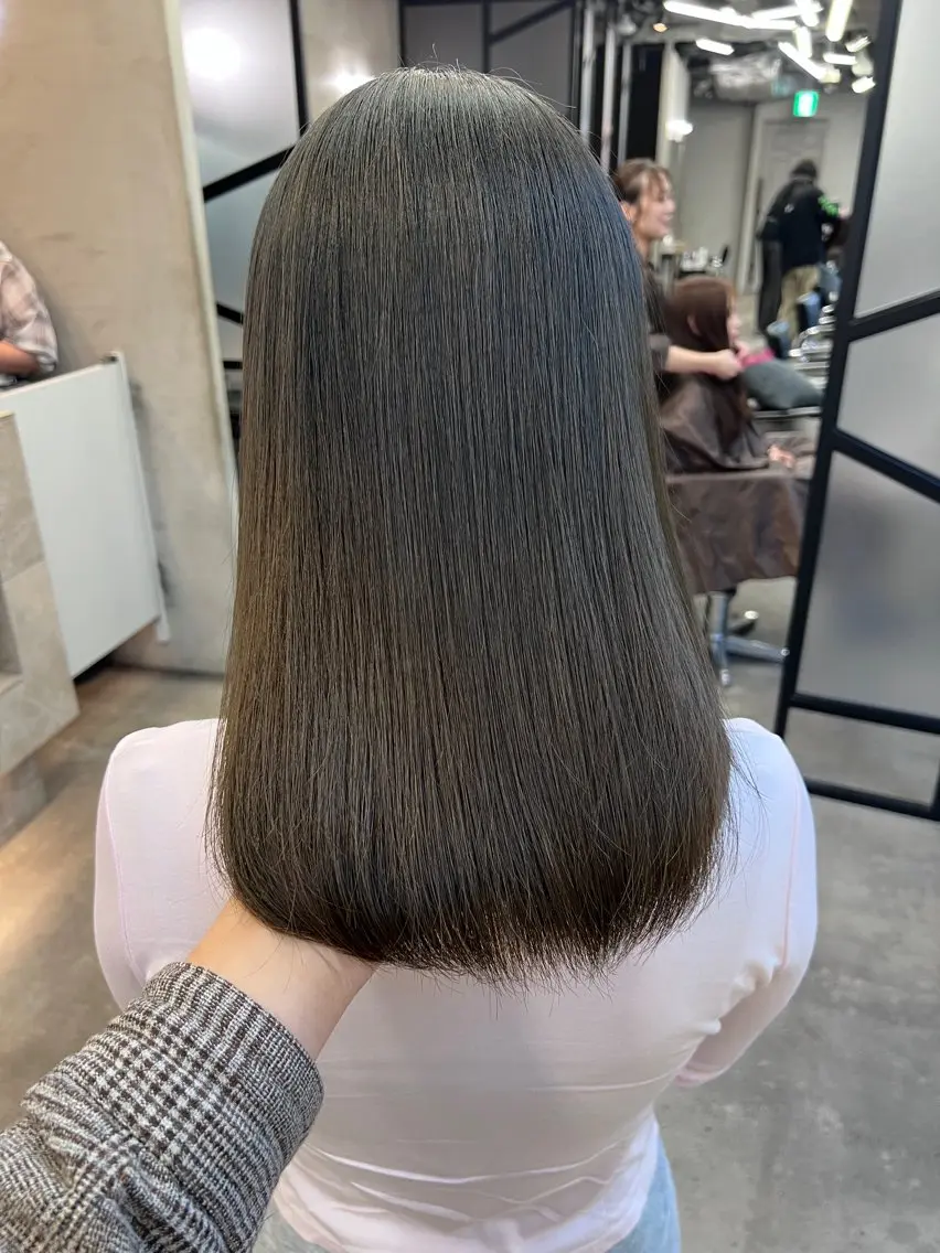 ミディアム カラー カット ヘアカラー ムラの出ない艶カラー レイヤーカット千葉のヘアスタイル