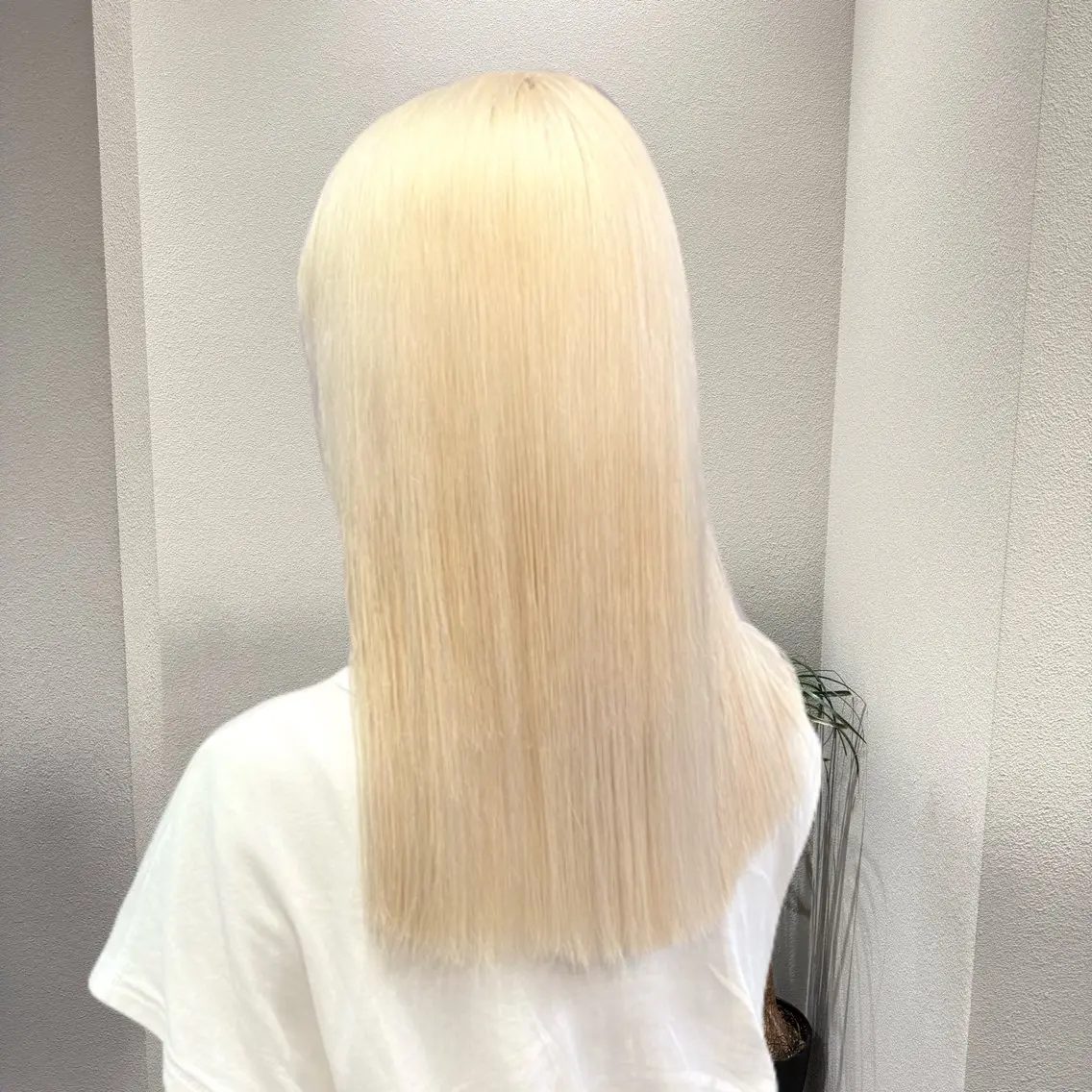 ミディアム カラー ブリーチ ケアブリーチ ハイトーンカラー 縮毛矯正 トリートメント ヘアカラー ✨ブリーチ支持No1 複雑履歴修正/舘岡のヘアスタイル