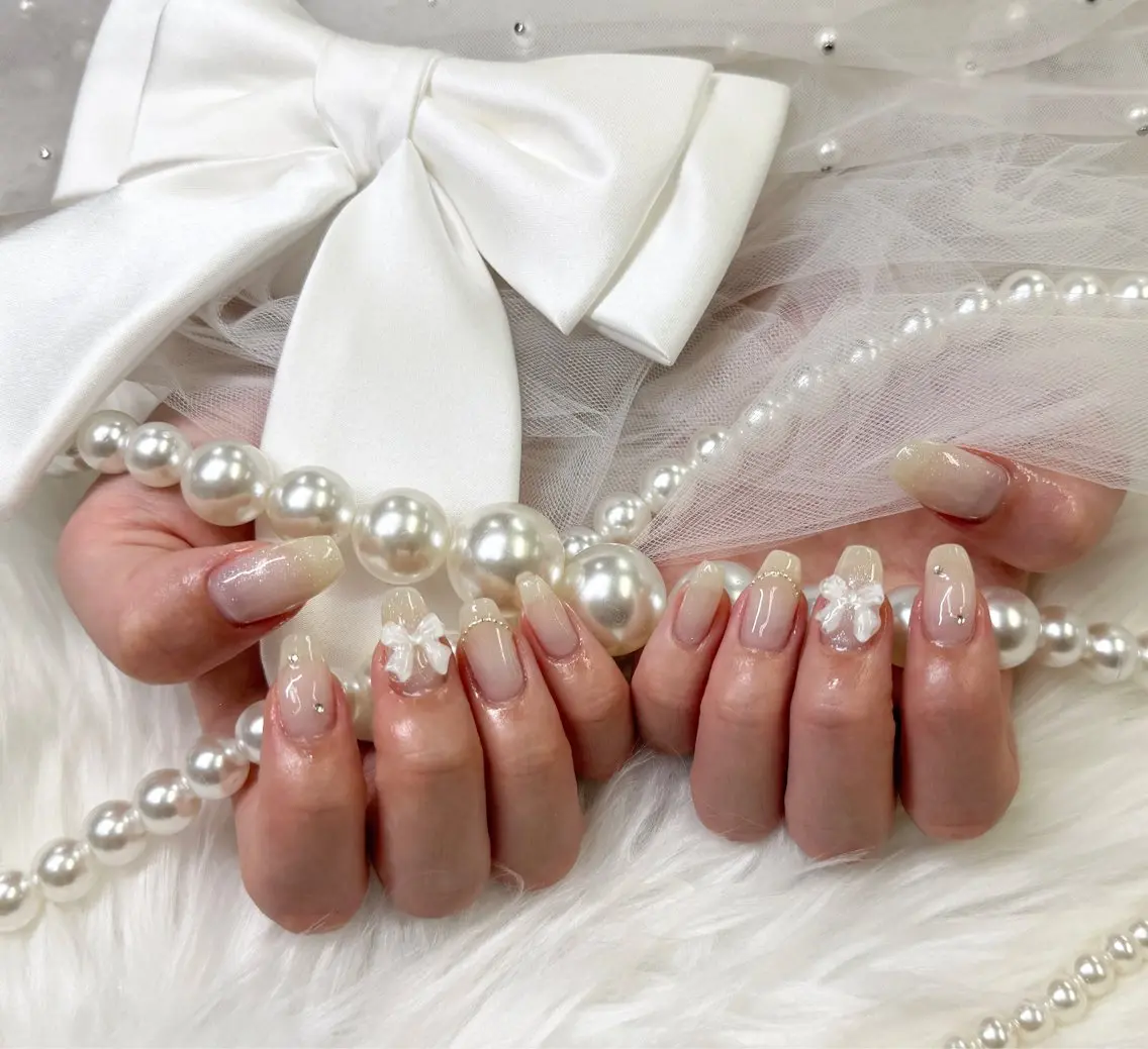ネイル アートネイル フットネイル フレンチネイル ジェルネイル ガラスフレンチ Queeens nailのネイルデザイン