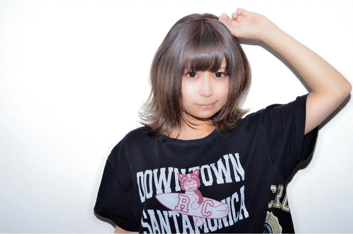 ミディアム カラー グレージュ 外ハネヘア ヘアカラー トリートメント エクステリピート率 No.1 菊池　悠介のヘアスタイル