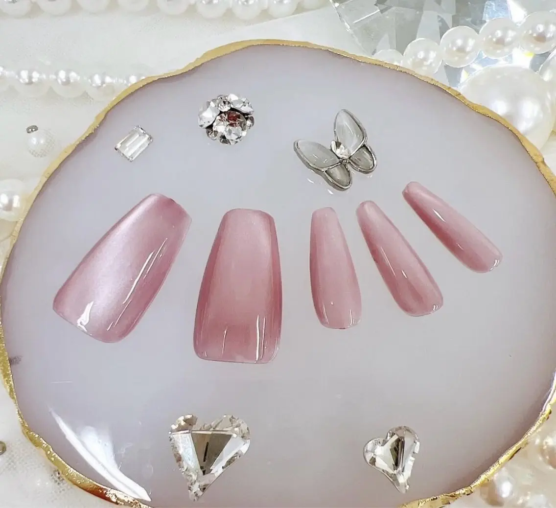 ネイル フレンチネイル ジェルネイル ガラスフレンチ キラキラネイル マグネットネイル Queeens nailのネイルデザイン