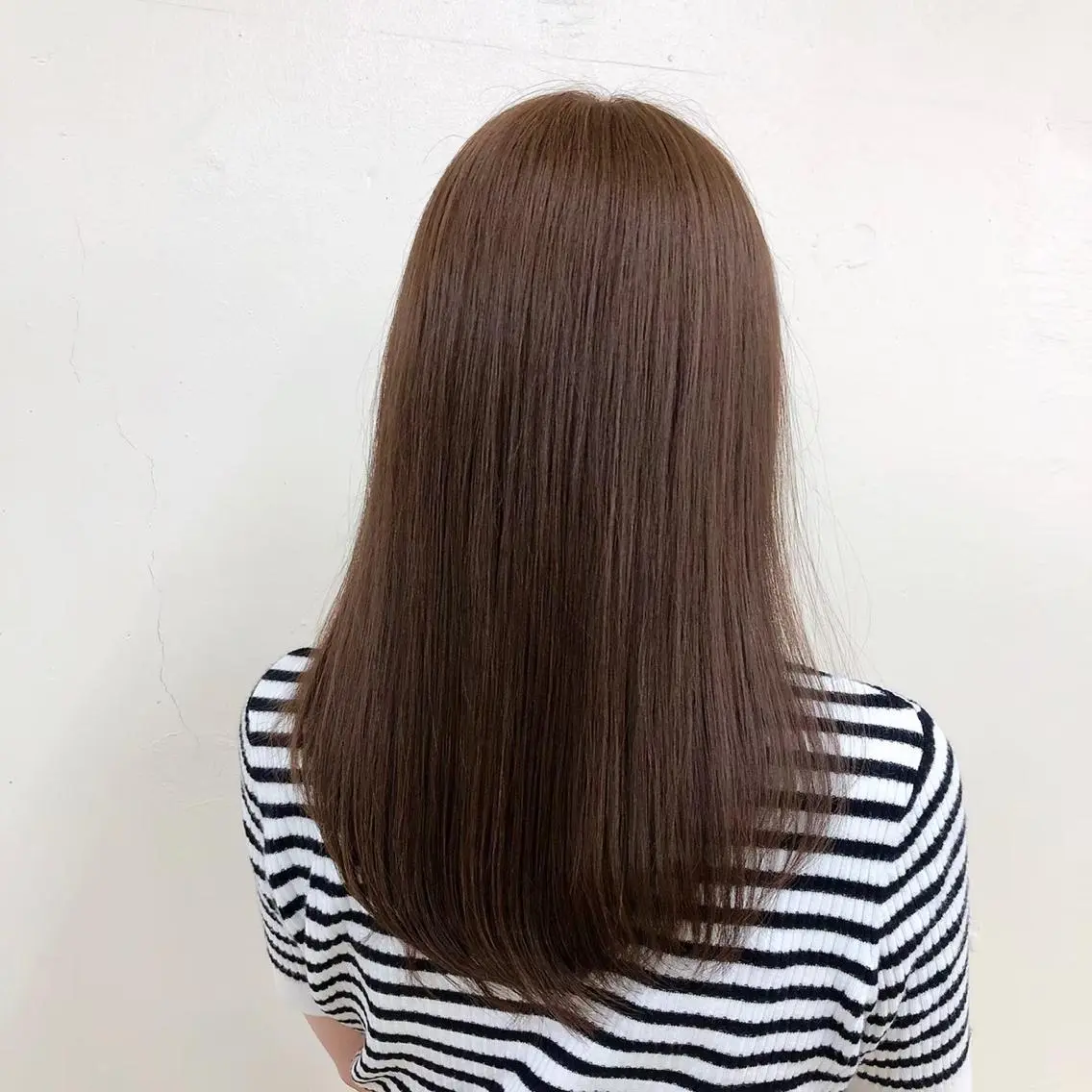カラー アッシュ ベージュカラー 黒髪 ブリーチ ブラウンカラー MEI🎀レイヤー 🎀韓国styleのヘアスタイル