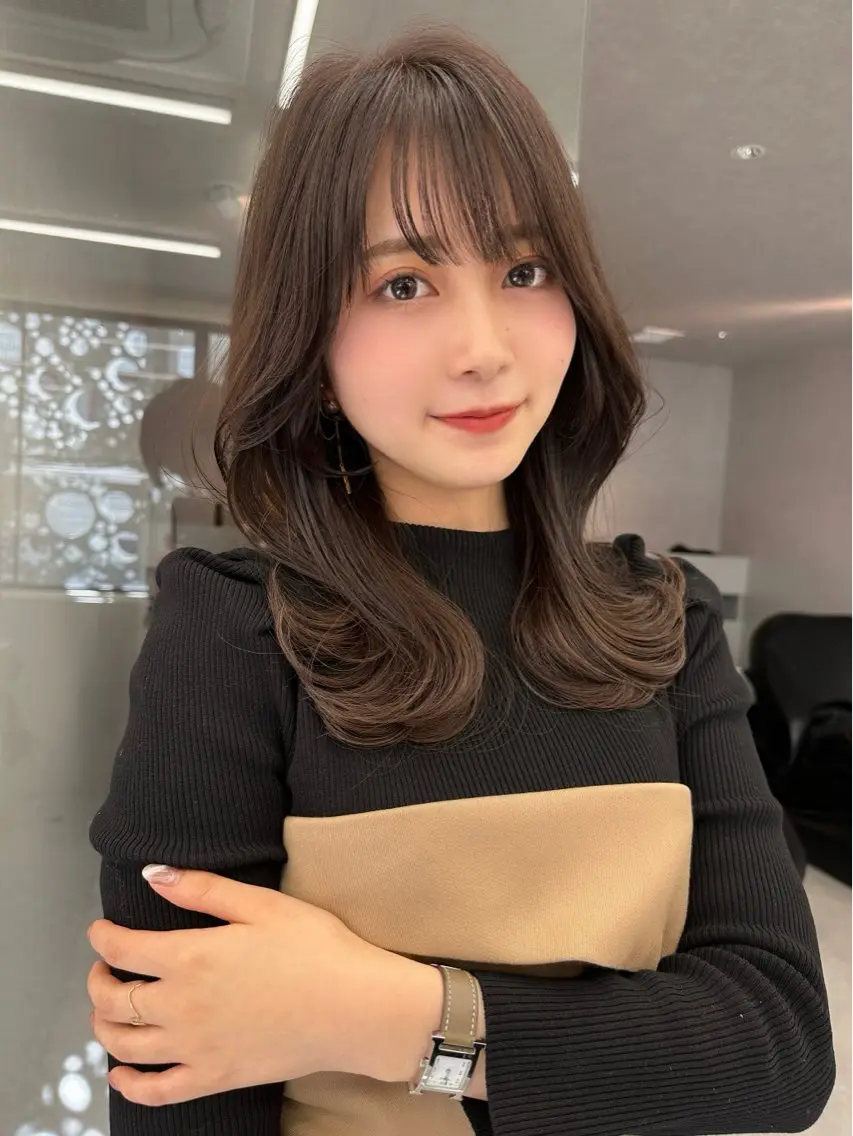 セミロング カラー くびれヘア 韓国風ヘア レイヤーカット 小顔カット ワンホンヘア 🤎透明感カラー/ suguru🤍のヘアスタイル