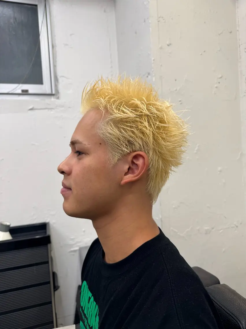 ショート カラー メンズ メンズブリーチ メンズショート スパイキーショート ブリーチ 抜きっぱなしブロンド カット ヘアカラー トリートメント 💈メンズ特化💈 TASUKUのヘアスタイル