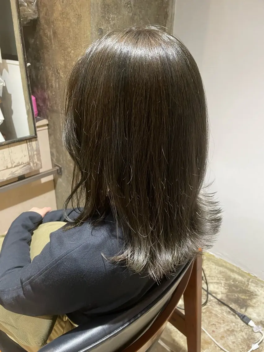 セミロング 舩津 菜月のヘアスタイル