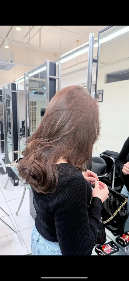 ロング カラー akari / ミディアムパーマのヘアスタイル