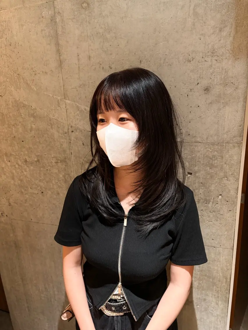 セミロング カラー 透明感カラー ラベンダーカラー レイヤーカット ヘアカラー 石井 樹音のヘアスタイル