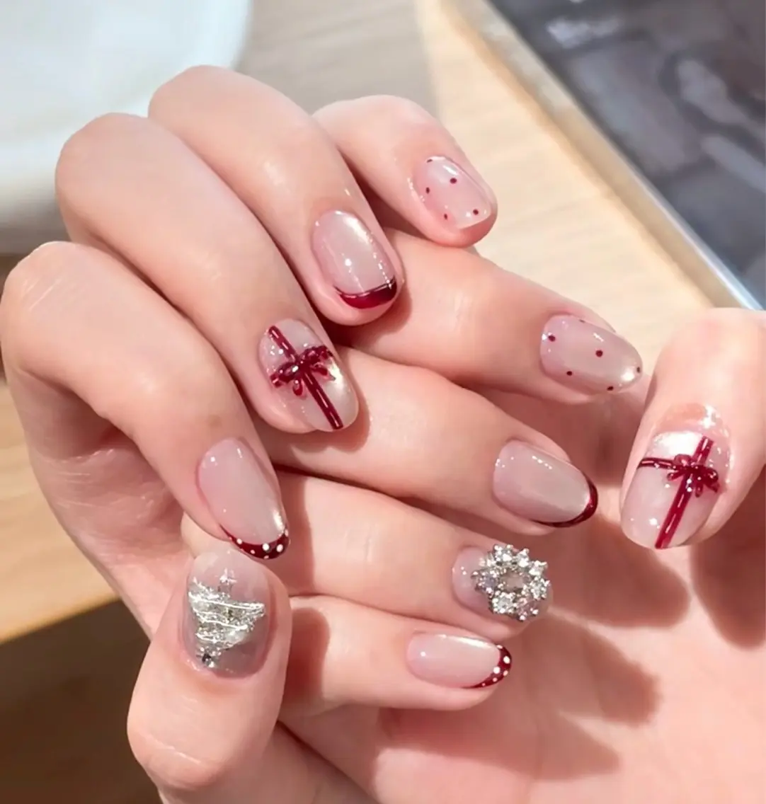 ネイル フットネイル フレンチネイル グラデーション ハート 氷ネイル・うるうるネイル ハンドネイル Lynn_ Nailのネイルデザイン