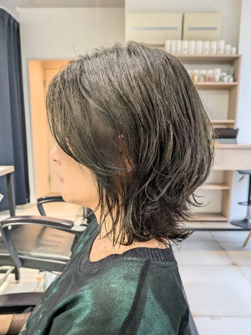 ミディアム パーマ ミディアムパーマ ウルフカット カット パーマ 30.40代大人 ショート✨️井上雄輝のヘアスタイル