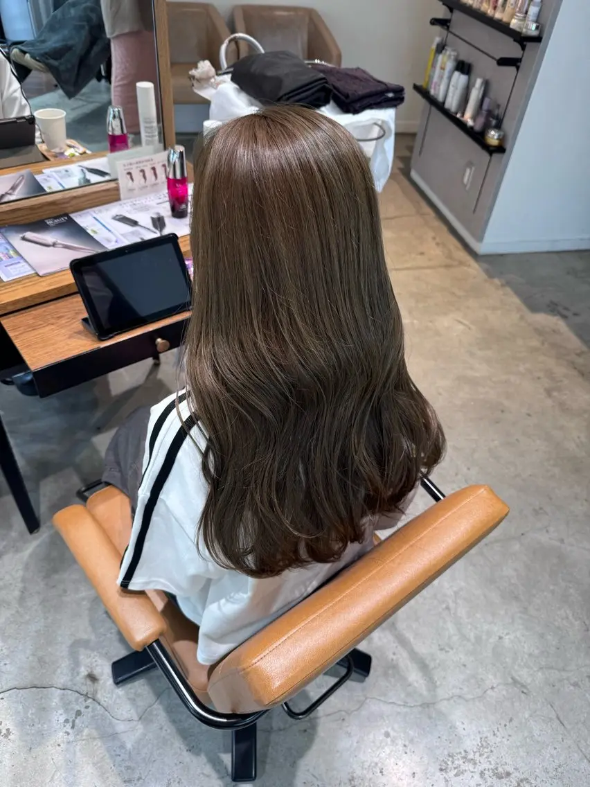 ロング カラー ブリーチ 透明感カラー グレージュ ブリーチなしカラー オリーブグレージュ カット ヘアカラー トリートメント AVANCE.ens 広島袋町店ayuのヘアスタイル