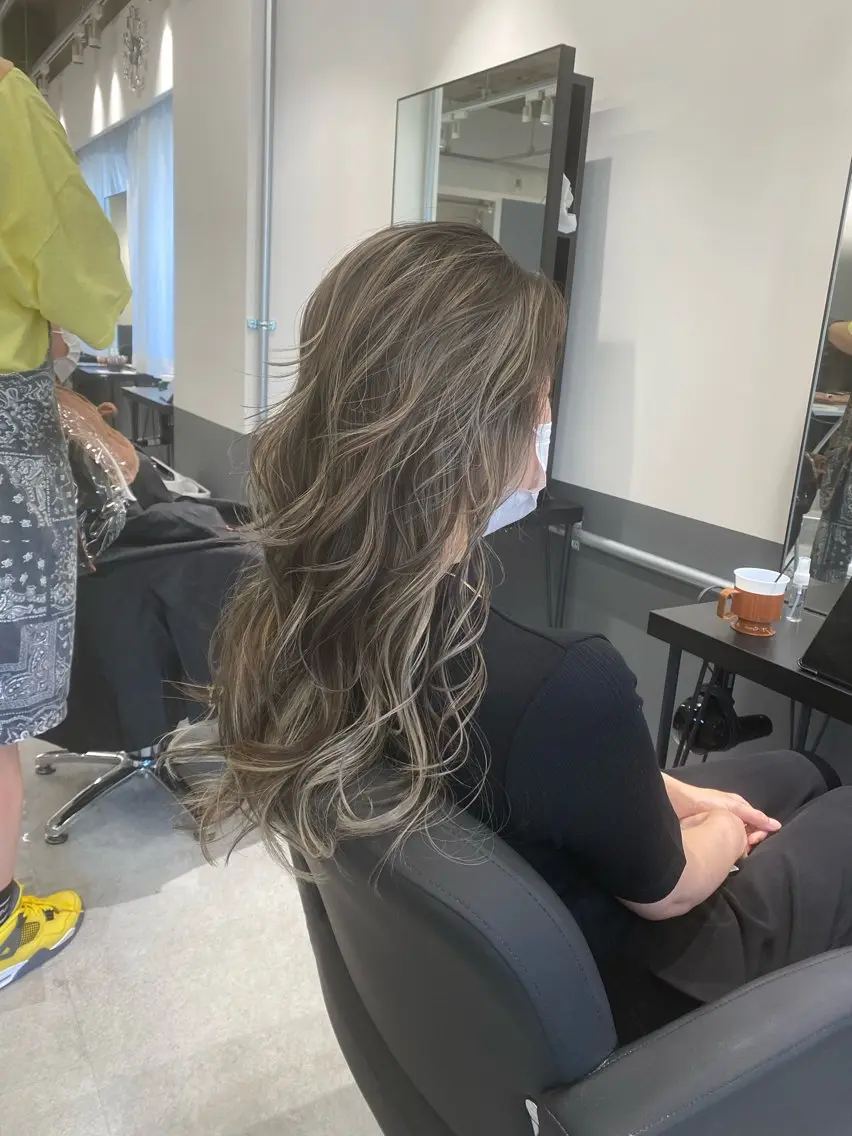 ロング ハイライト Rubik's江坂 ルービックえさかのヘアスタイル