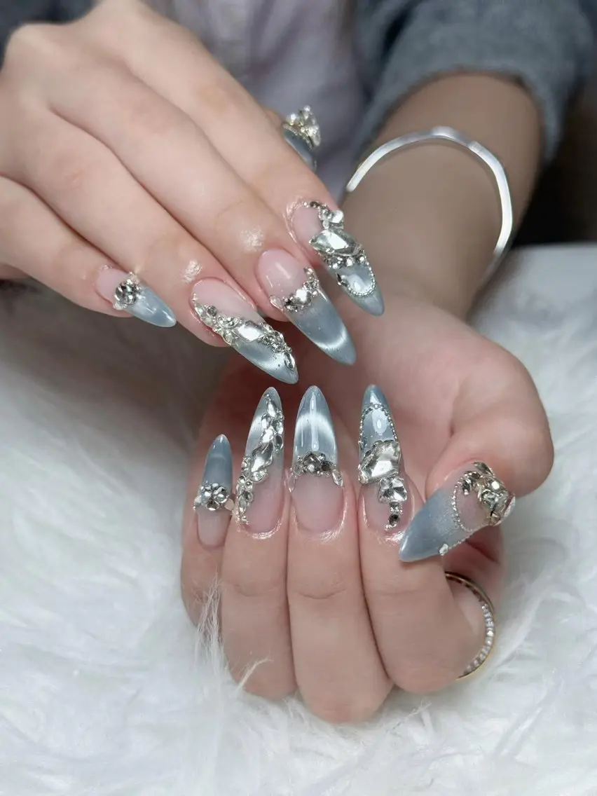 ネイル チークネイル ドット フレンチネイル グラデーション ハート ハンドネイル ハンドケア Eli Muse 新宿ネイルのネイルデザイン