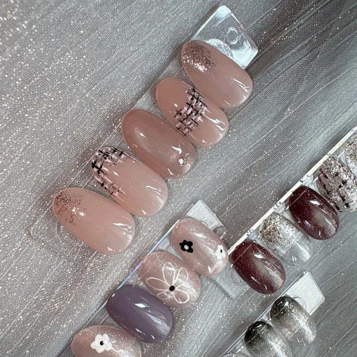 ミディアム ハンドネイル Rr Nailのネイルデザイン