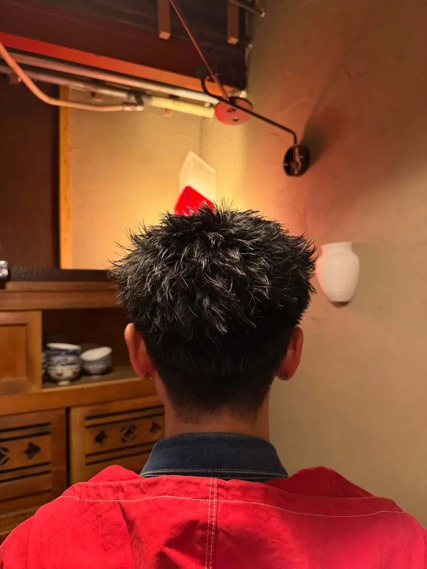 ショート メンズ フェザーパーマ メンズパーマ スパイキーショート ショートヘア カット 大阪茶屋町 メンズカット関田拳のヘアスタイル