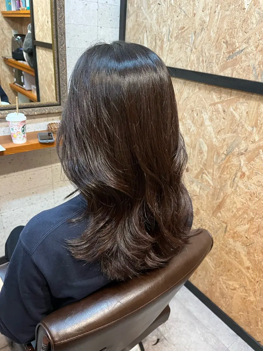 セミロング 顔まわりレイヤー 顔周りカット レイヤーカット 庄内＊三国baron ANJUのヘアスタイル