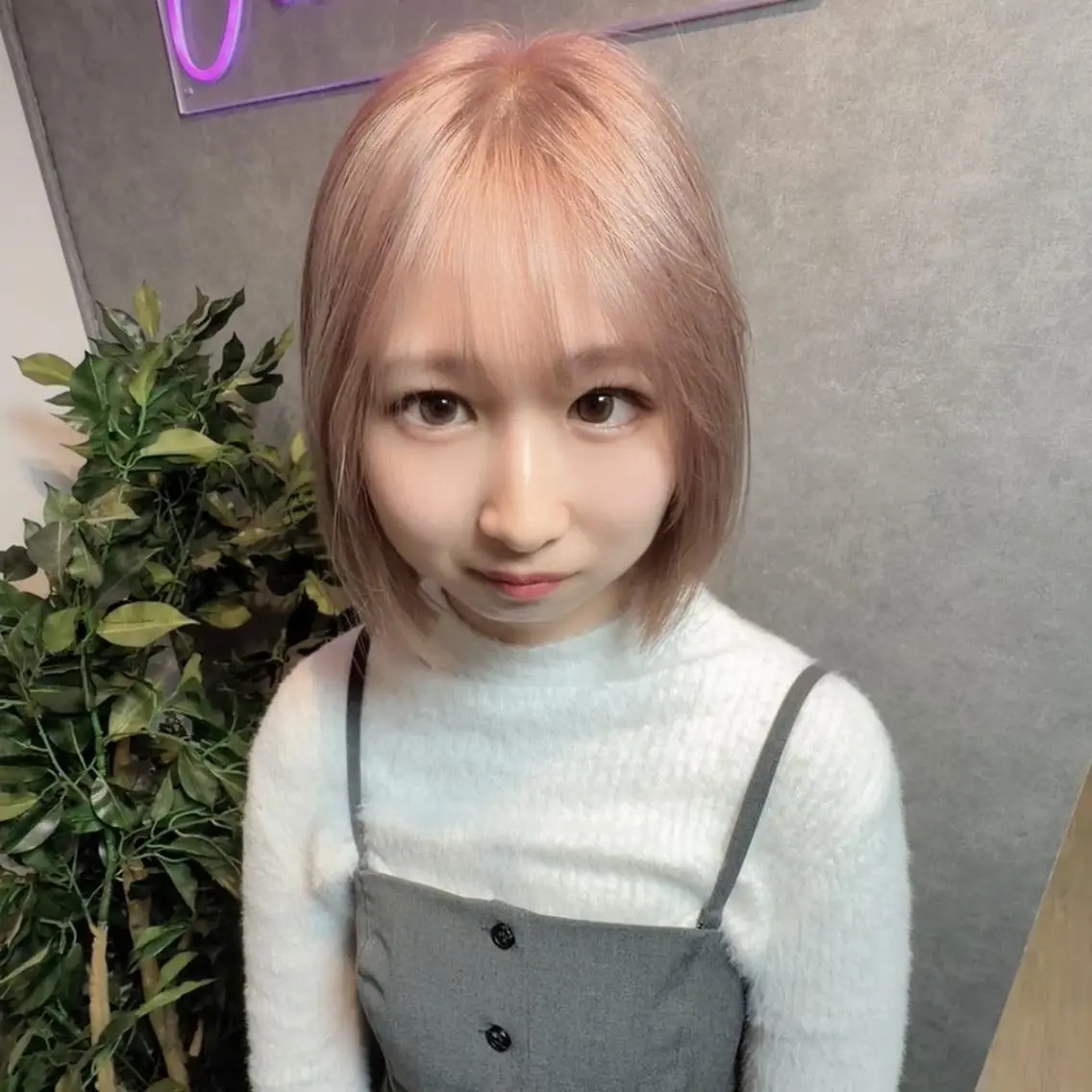 ショート ブリーチカラー コティのヘアスタイル