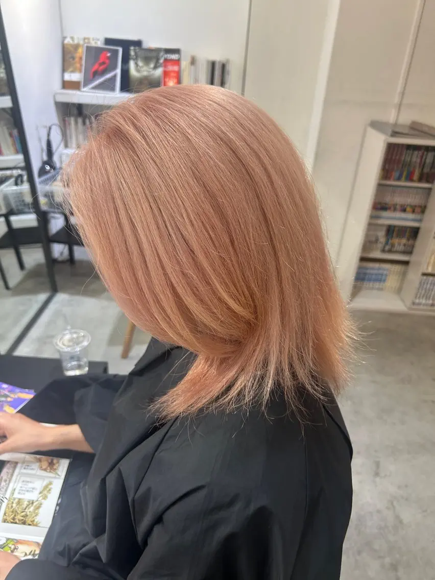 カラー ブリーチ オレンジ ピンクカラー ヘアカラー ⭐️植田瑠菜⭐️ カラー／縮毛矯正のヘアスタイル