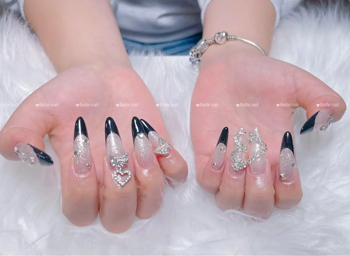 ネイル アートネイル 長さ出し フレンチネイル ジェルネイル キラキラネイル Belle Nail Salonのネイルデザイン