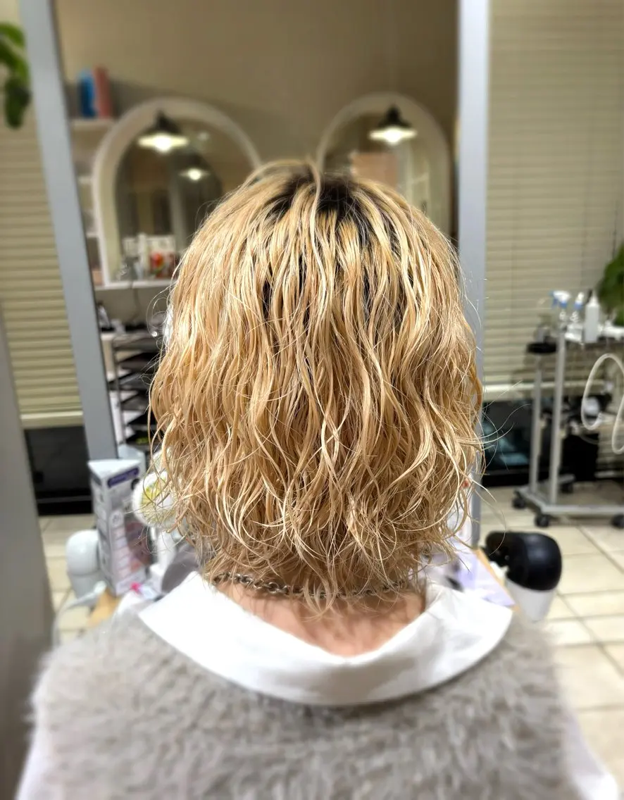 ショート パーマ ボブ カット パーマ トリートメント 萩原 琳之祐のヘアスタイル