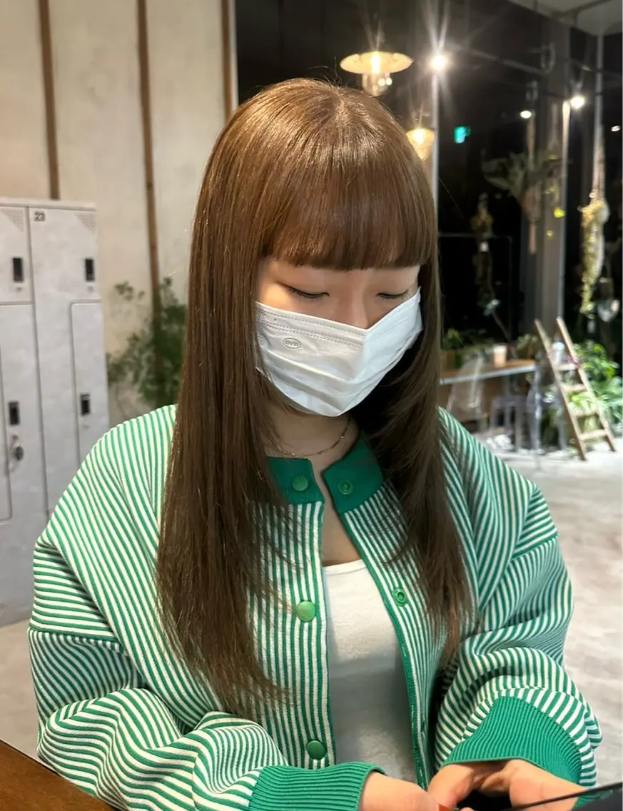 セミロング くびれヘア レイヤーカット 小泉 璃子のヘアスタイル