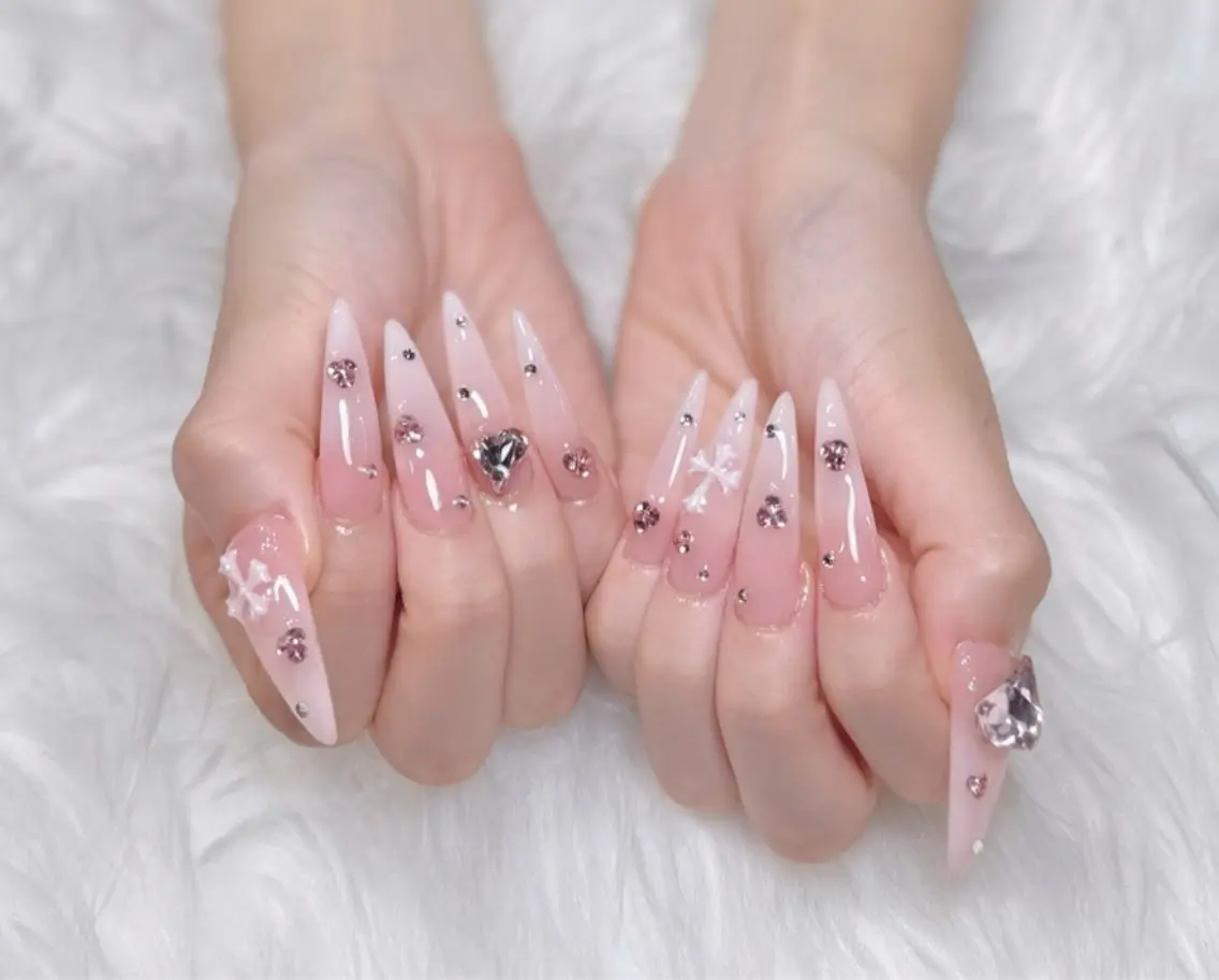 ネイル Luxe Nailのネイルデザイン