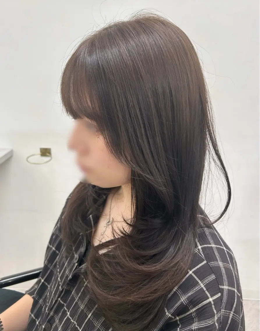 セミロング カラー ヘアアレンジ レイヤーカット カット トリートメント 李奈🌼レイヤー/ 透明感カラーブリーチのヘアスタイル