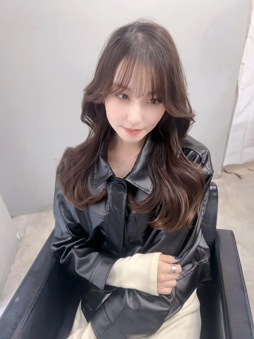 ロング カラー カット ヘアカラー 🪞上品で可愛い韓国 ヘア🪞Rikutoのヘアスタイル