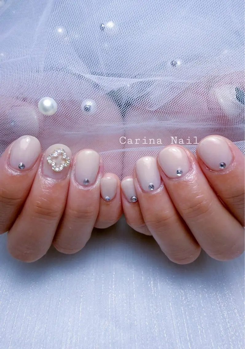 ネイル ガーリー ストーンネイル Carina Nailのネイルデザイン