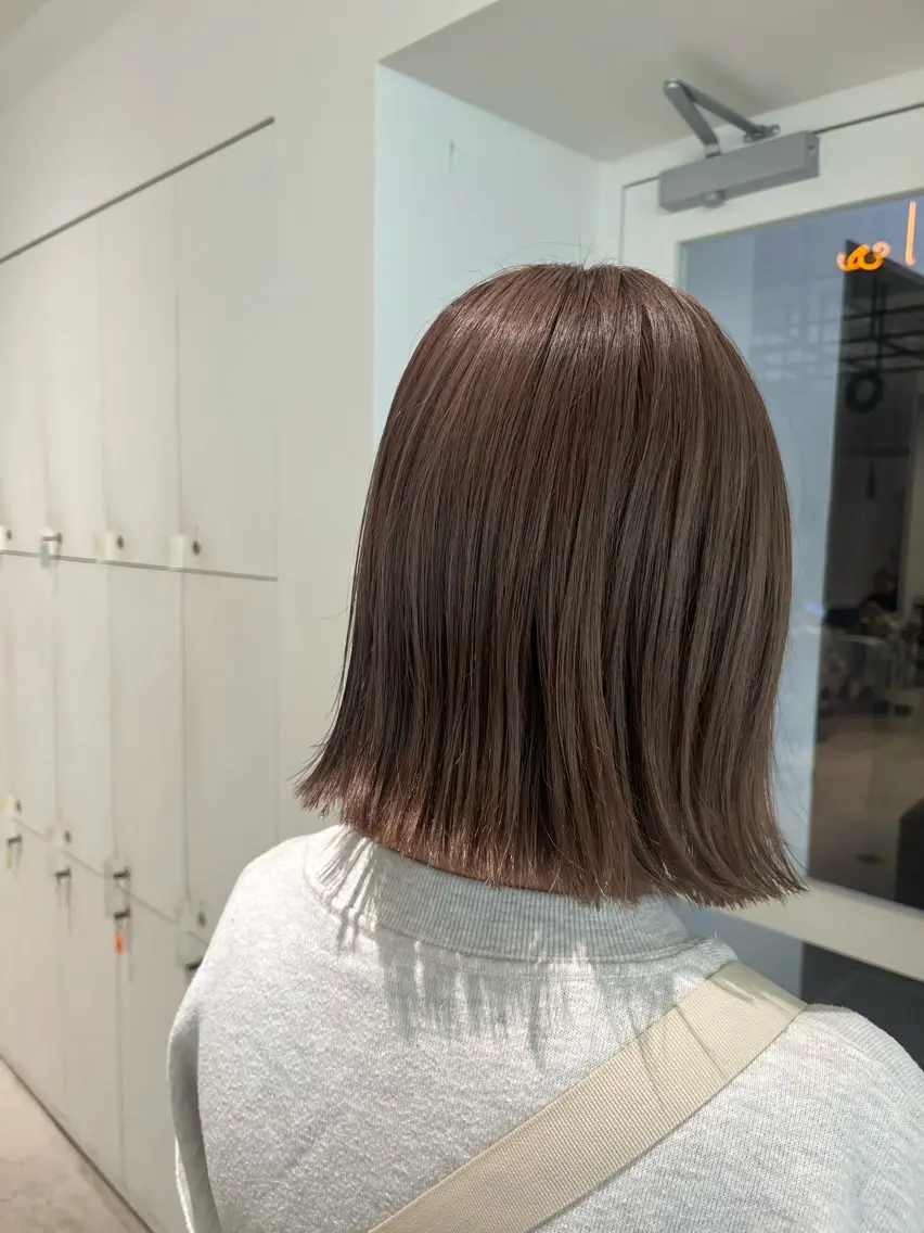 カラー Louwe 小島のヘアスタイル