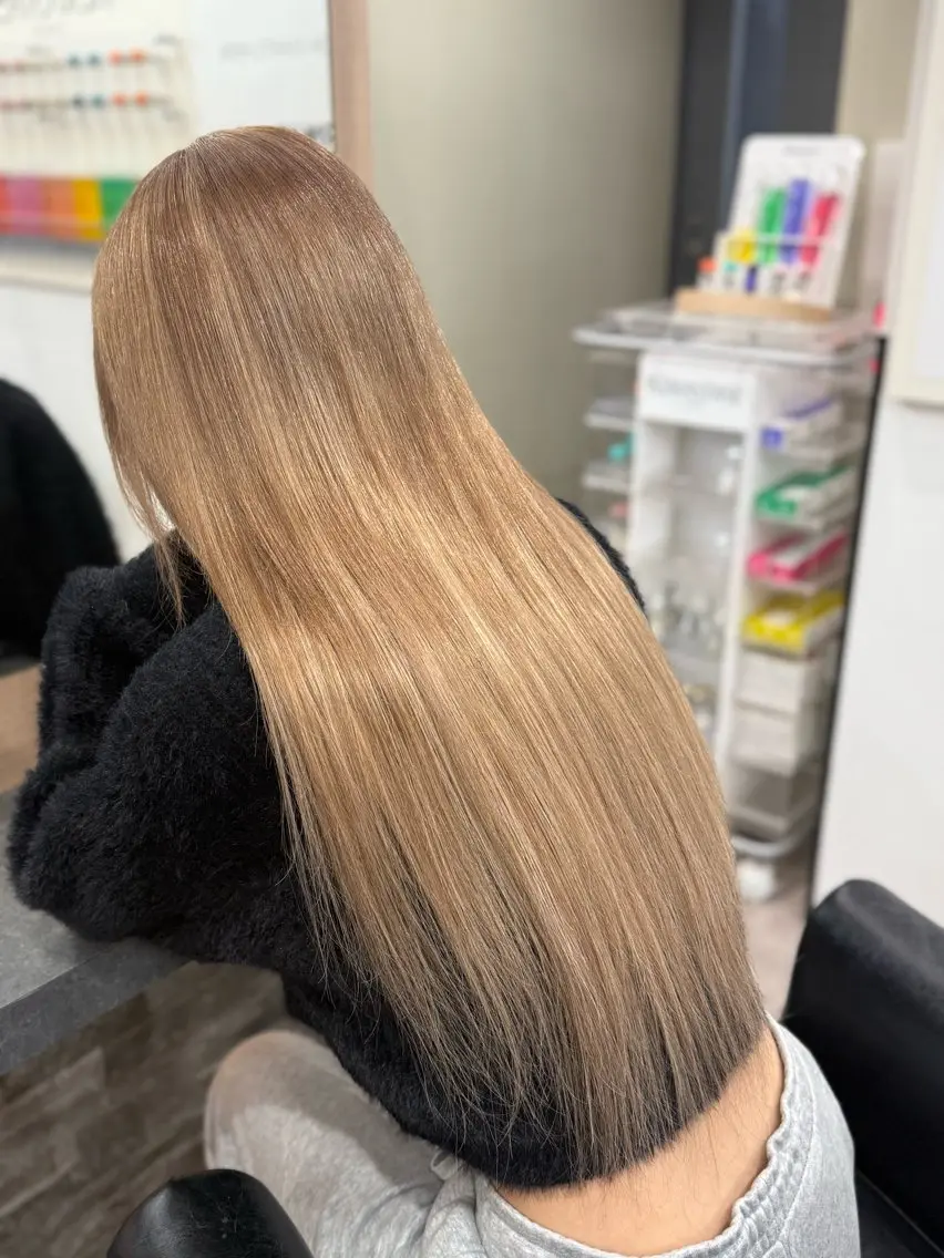 ロング カラー カット ヘアカラー エクステ RIEブリーチ& エクステ特化型のヘアスタイル