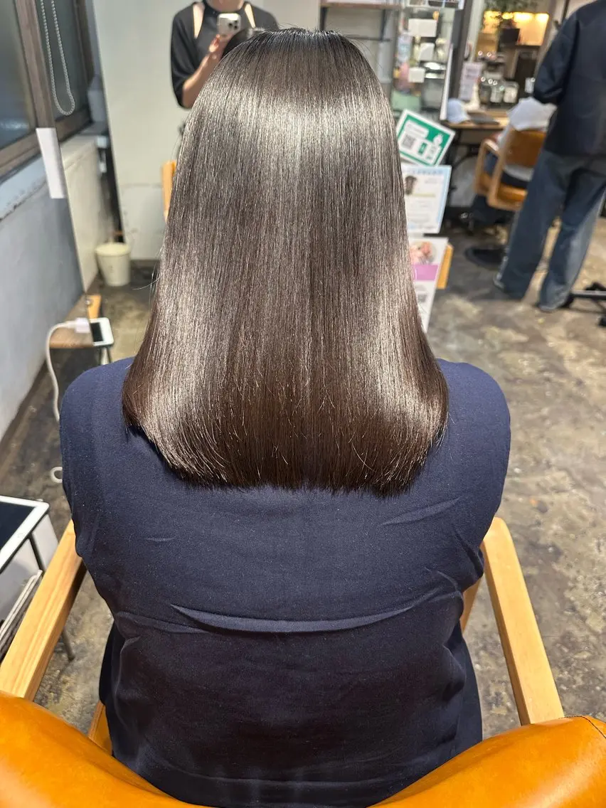 セミロング 金 春江のヘアスタイル