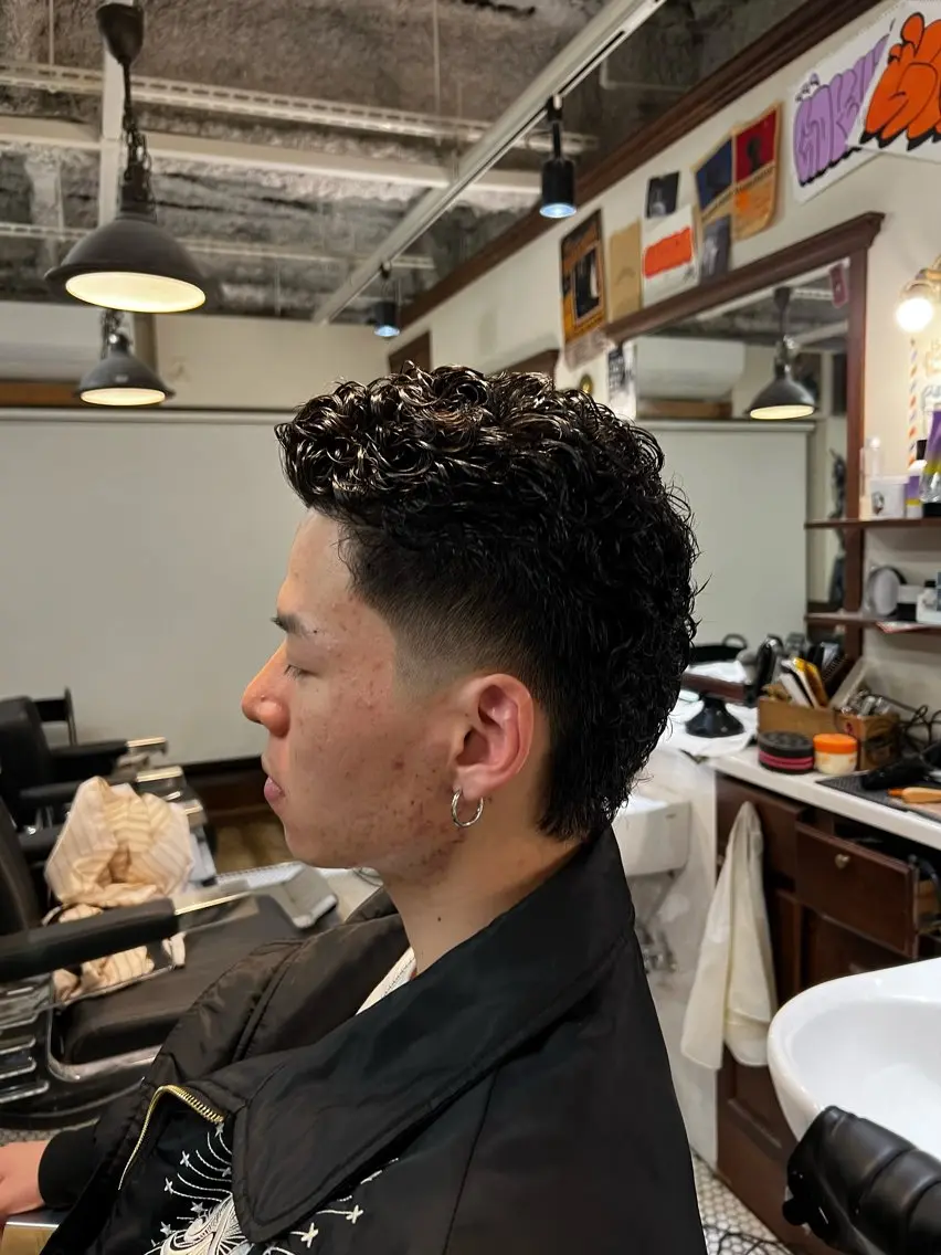 ショート パーマ メンズ 虎 太郎のヘアスタイル