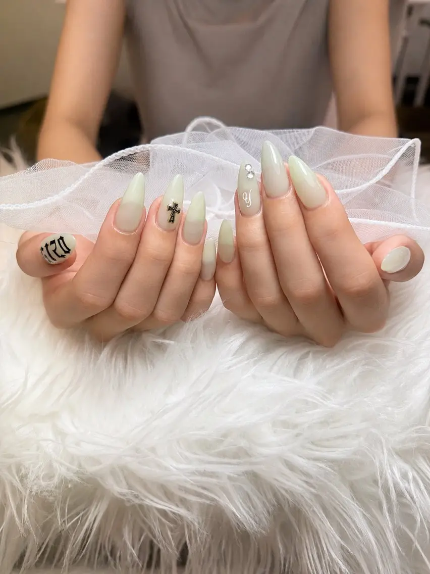 ネイル グラデーション オフィスネイル シンプルネイル CHAN CHANのネイルデザイン