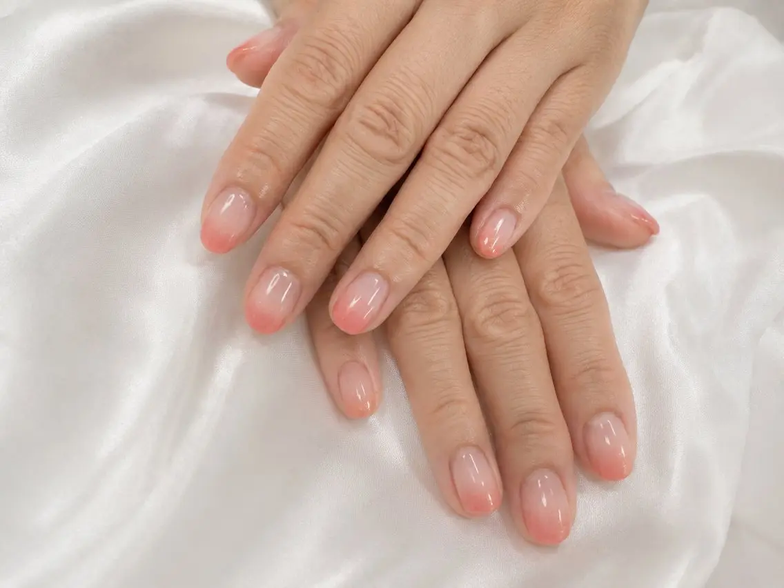 ネイル グラデーション VI NAILのネイルデザイン