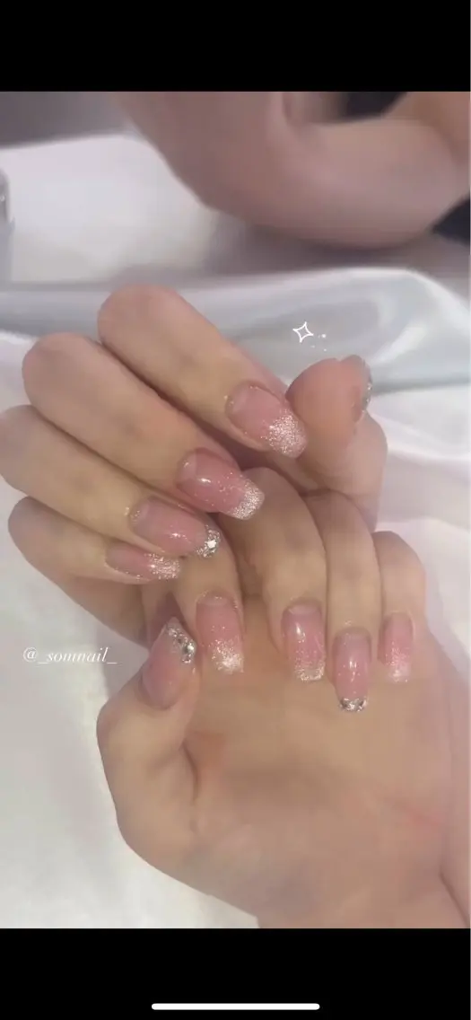 ネイル フレンチネイル ジェルネイル キラキラネイル 韓国ネイル マグネットネイル SOM NAILのネイルデザイン