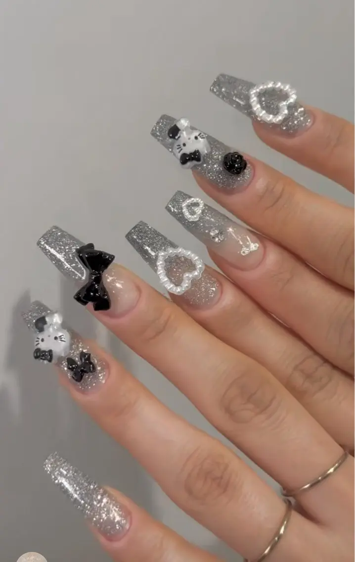 ネイル フレンチネイル ジェルネイル ガラスフレンチ ハロウィン ハート ハンドネイル H.baby Nail Salonのネイルデザイン