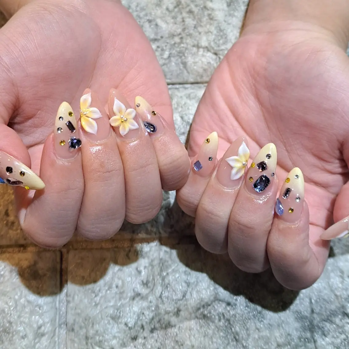 ネイル フラワーネイル ハンドネイル RounGe町田店 🧸大谷のネイルデザイン
