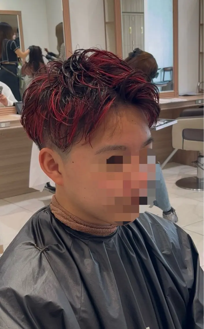 カラー パーマ メンズ メンズハイライト メンズパーマ ハイライトカラー レッドカラー カット ヘアカラー パーマ ヘアセット 【メンズパーマ✨️ 髪質改善矯正】岩城のヘアスタイル
