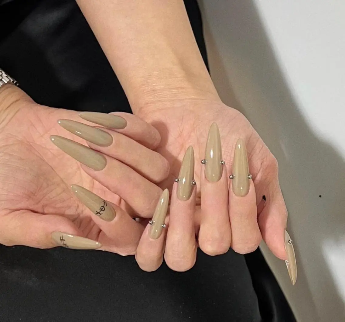 ネイル ハンドネイル 🎀 Ayaka_nailのネイルデザイン