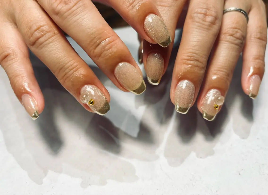 ネイル フレンチネイル キラキラネイル マグネットネイル ミラーネイル ぷっくりネイル Nailist saiのネイルデザイン