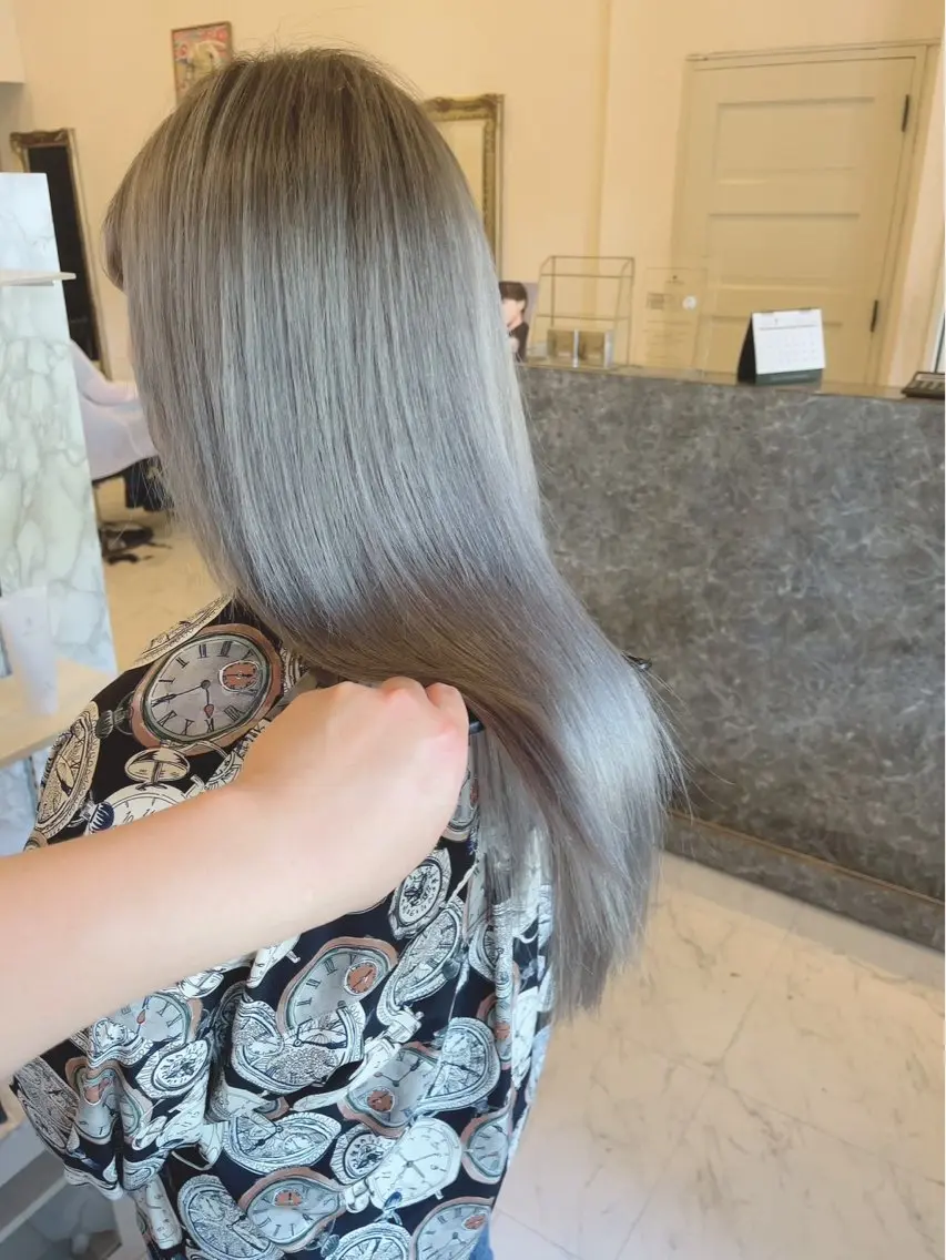 ロング カット ヘアカラー トリートメント 💎JADE GRACE💎のヘアスタイル