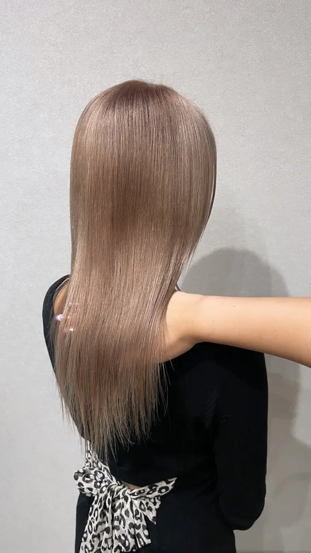 カラー Mii. 内田萌々のヘアスタイル