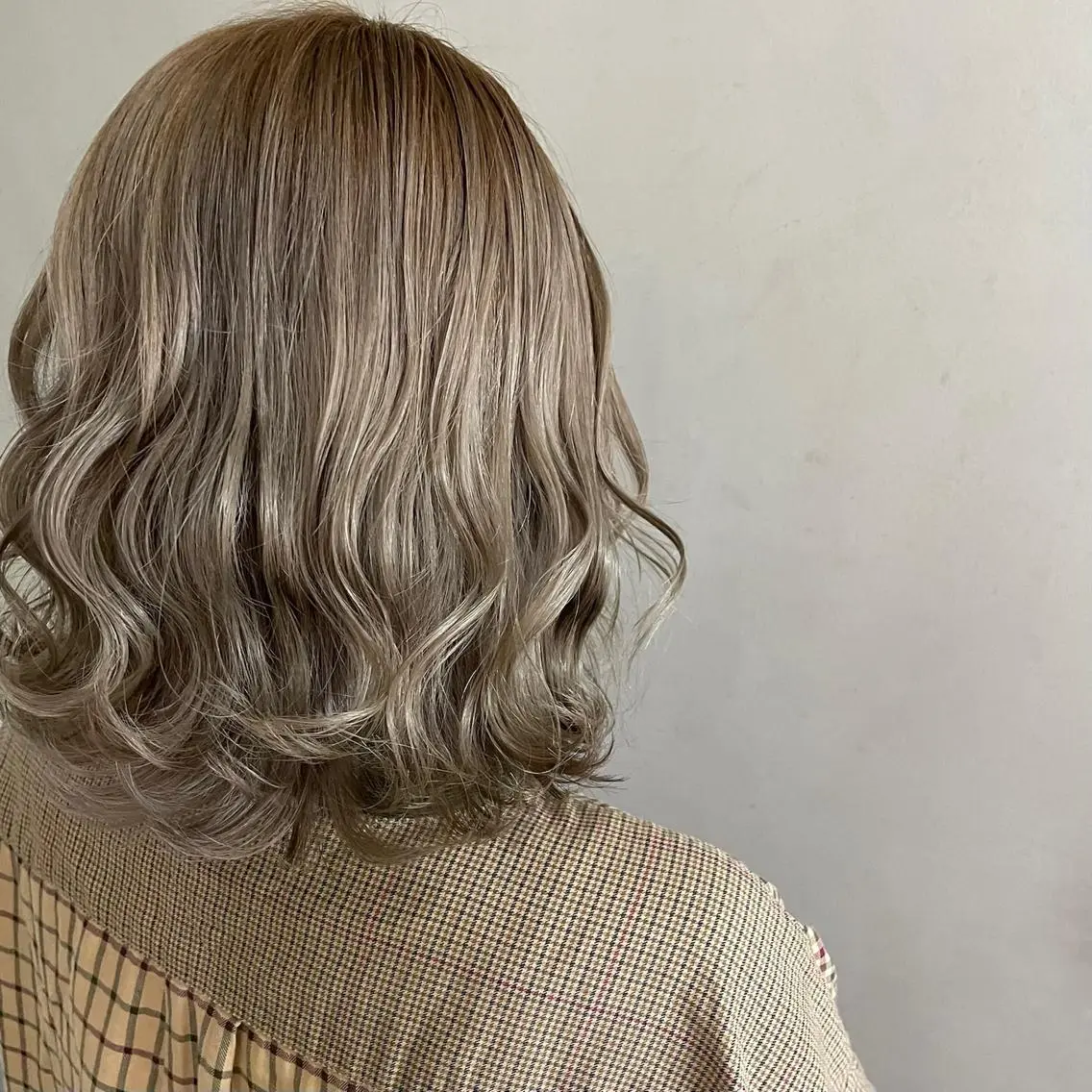 ミディアム 吉村 夏椰のヘアスタイル
