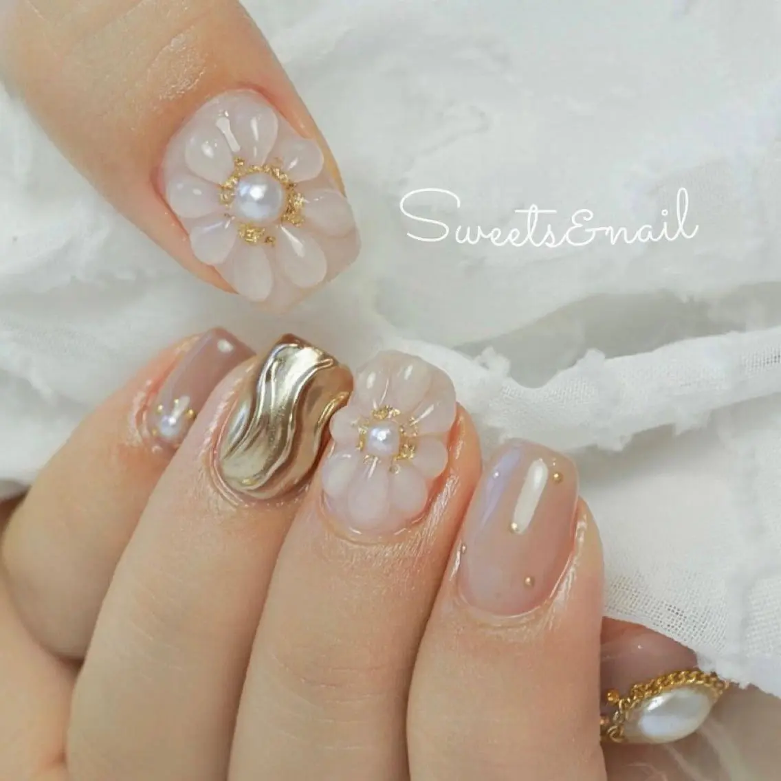 ネイル ミラーネイル ニュアンスネイル ぷっくりネイル Sweets& nail みなこのネイルデザイン
