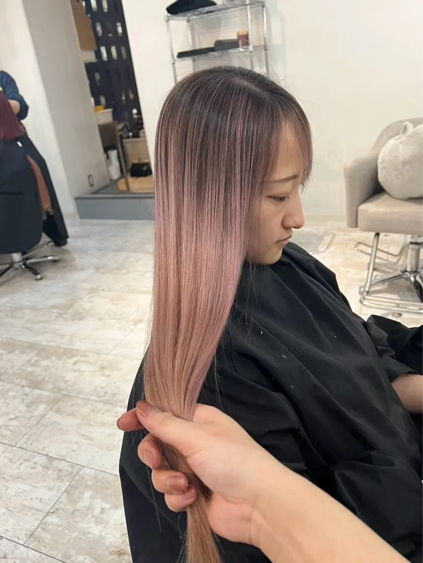 ロング カラー バレイヤージュ ピンクカラー ホワイトピンク レイヤーカット ヘアカラー トリートメント 指名数No.1 /NAOYAのヘアスタイル