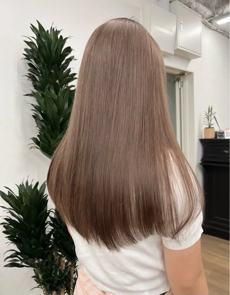 ロング カラー アッシュ ベージュカラー ブリーチ ケアブリーチ ダブルカラー ヘアカラー トリートメント 透明感カラー 💋🩷りなのヘアスタイル