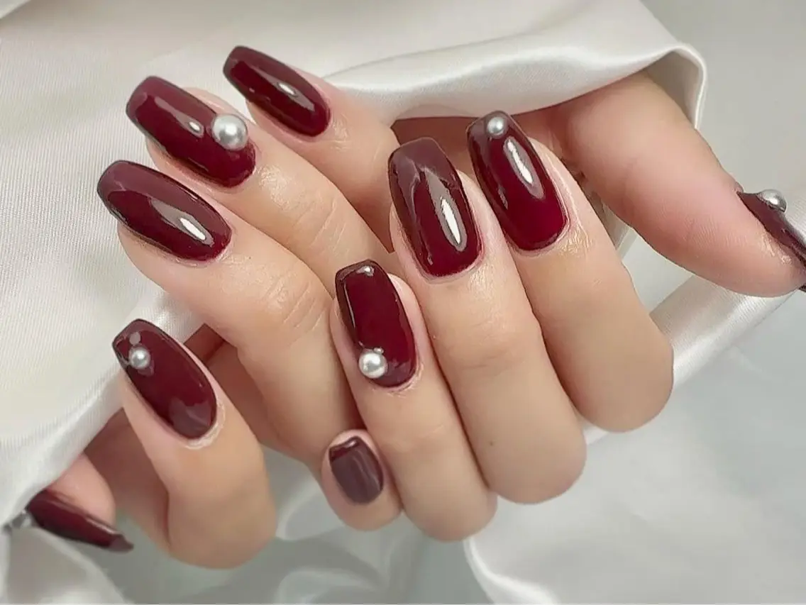 ネイル べっ甲ネイル ボルドー ブラウン チークネイル 長さ出し ハンドネイル ハンドケア NEW NAIL💞 yuki🔥のネイルデザイン