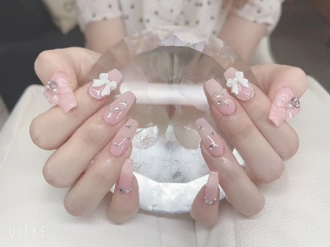 ネイル ガーリー ピンク ハンドネイル J&K🤍ひらた 土曜日限定‼️のネイルデザイン
