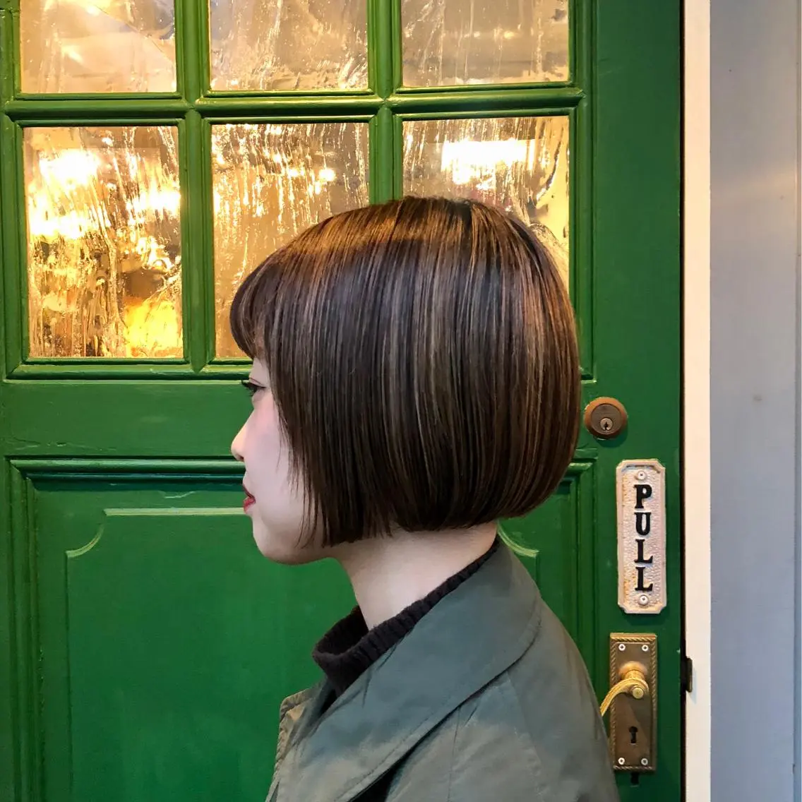 ショート カラー 切りっぱなしボブ ブリーチ 透明感カラー ハイライトカラー ボブ カット ヘアカラー トリートメント ヘッドスパ BRITS 渡辺 菜々子のヘアスタイル