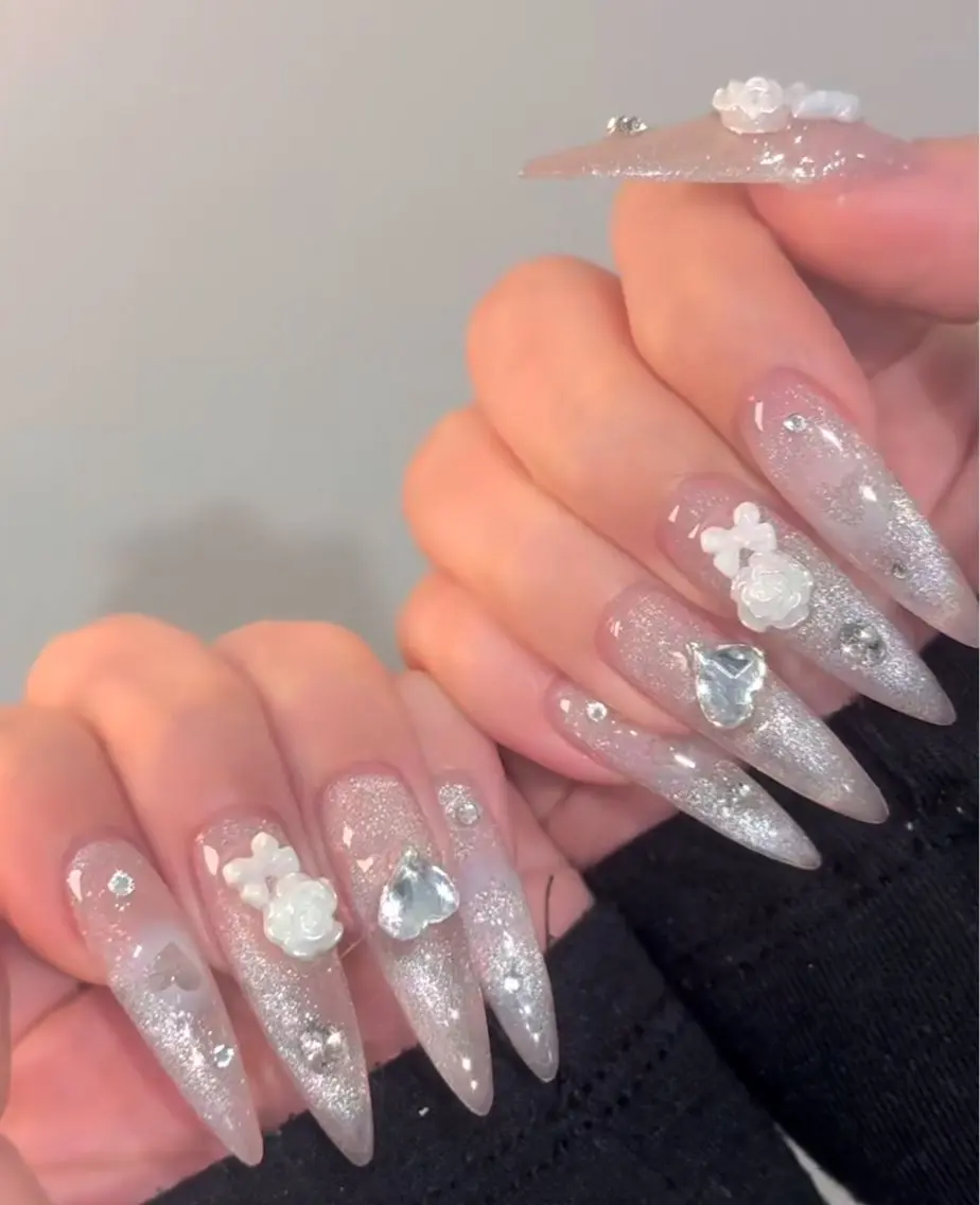 ネイル フレンチネイル ジェルネイル ガラスフレンチ ハロウィン ハート ハンドネイル H.baby Nail Salonのネイルデザイン